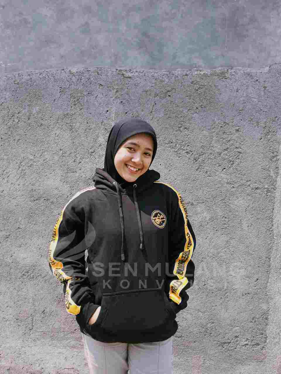 jaket hoodie hitam polos di Pangkalan Bun