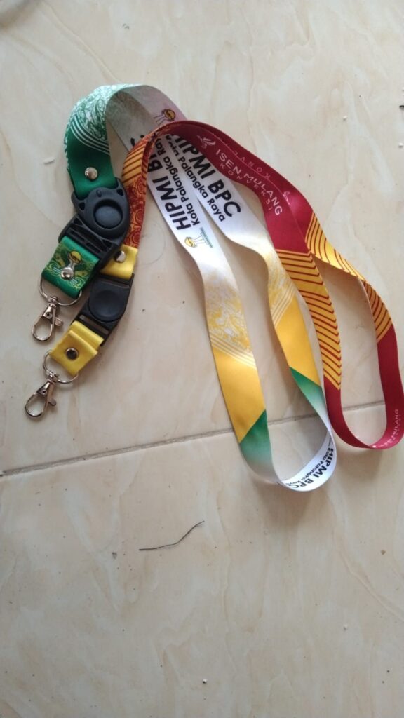 Cetak Id card dan tali lanyard palangkaraya